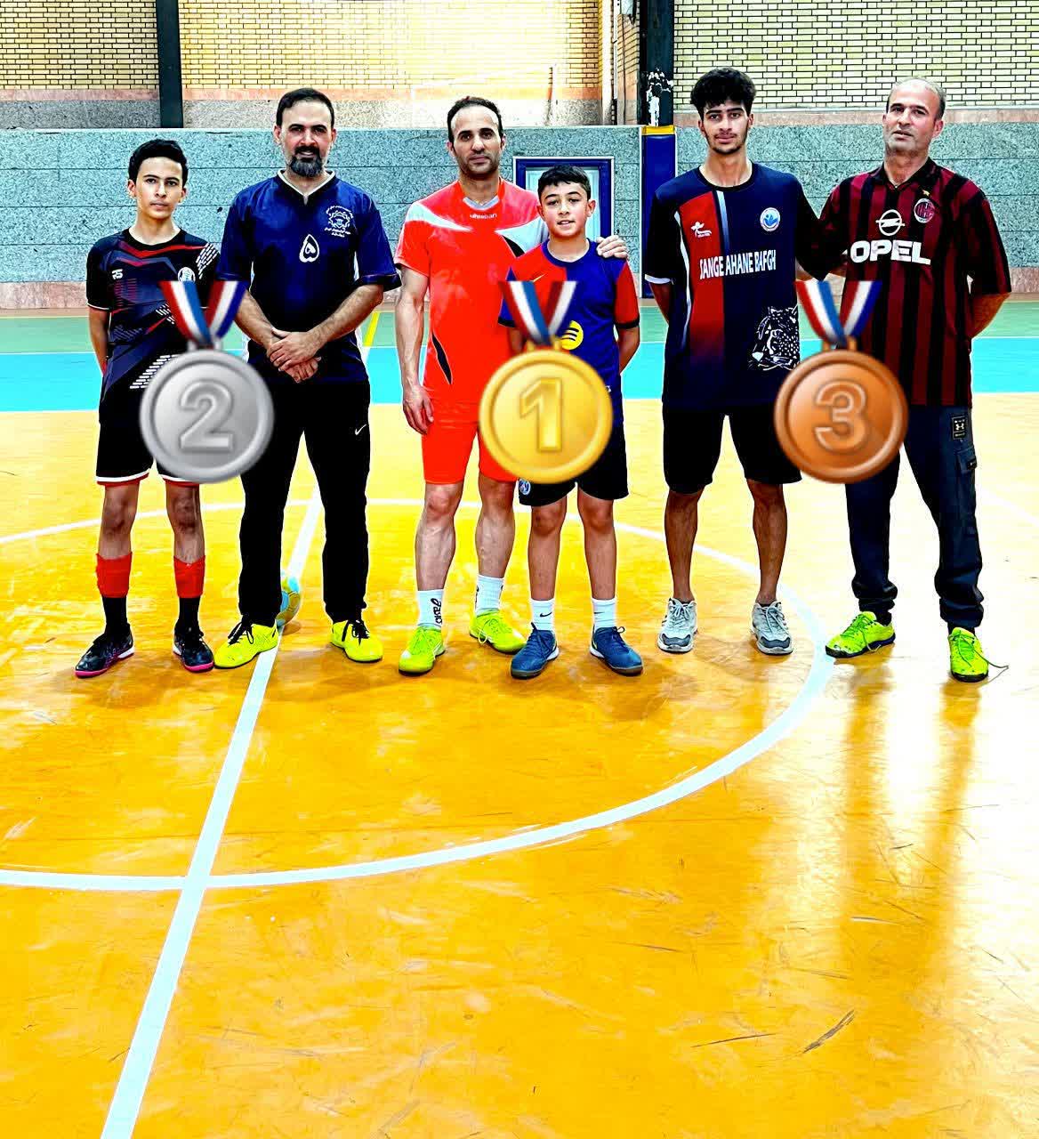 برگزاری اولین دوره مسابقات فوتبال گل‌کوچک پدر و پسری کارگران و فرزندان در شهرستان نجف‌آباد